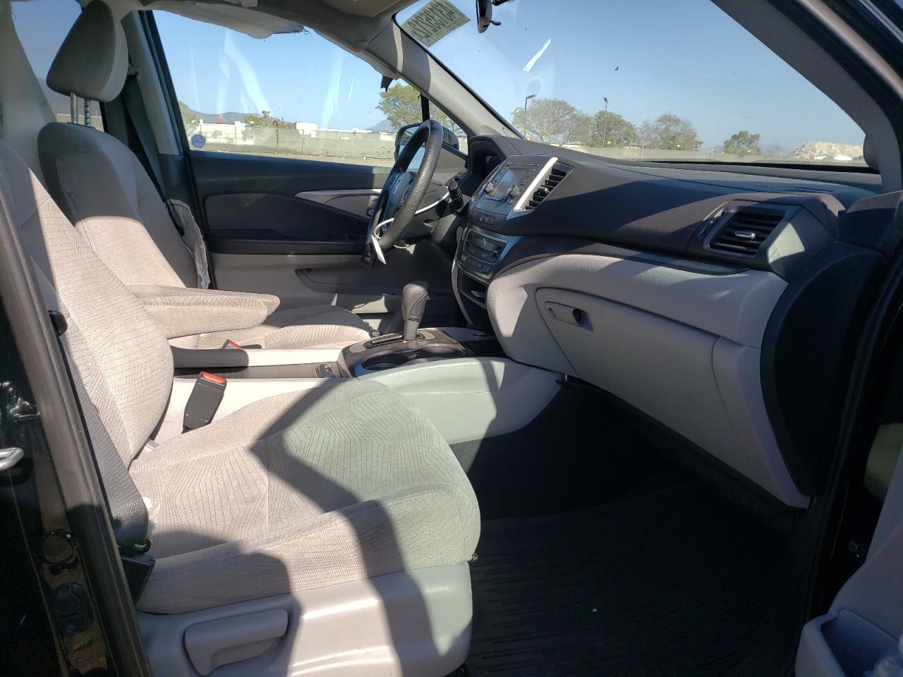 Photo 5 from auction – 2016 HONDA PILOT LX with VIN 5FNYF6H10GB078470