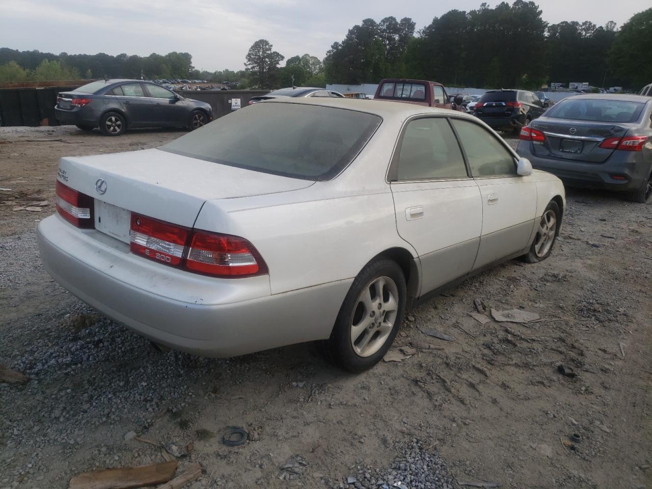 Photo 4 from auction – 2001 LEXUS ES 300 with VIN JT8BF28G715108560