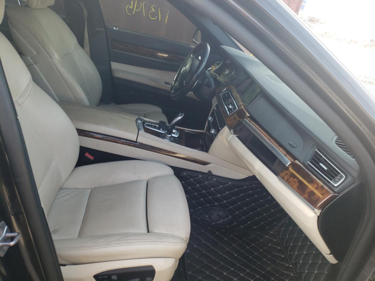 Photo 5 from auction – 2013 BMW 740 LI with VIN WBAYE4C52DD137343