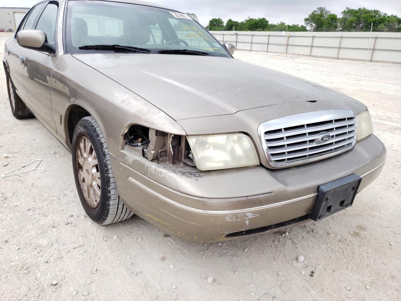 Photo 9 from auction – 2003 FORD CROWN VICT with VIN 2FAFP74W23X103333