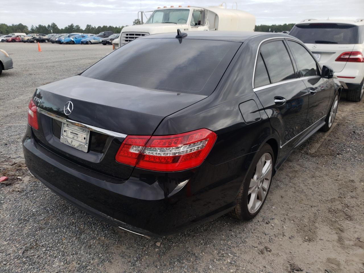 Photo 4 from auction – 2013 MERCEDES-BENZ E 350 with VIN WDDHF5KB1DA682003