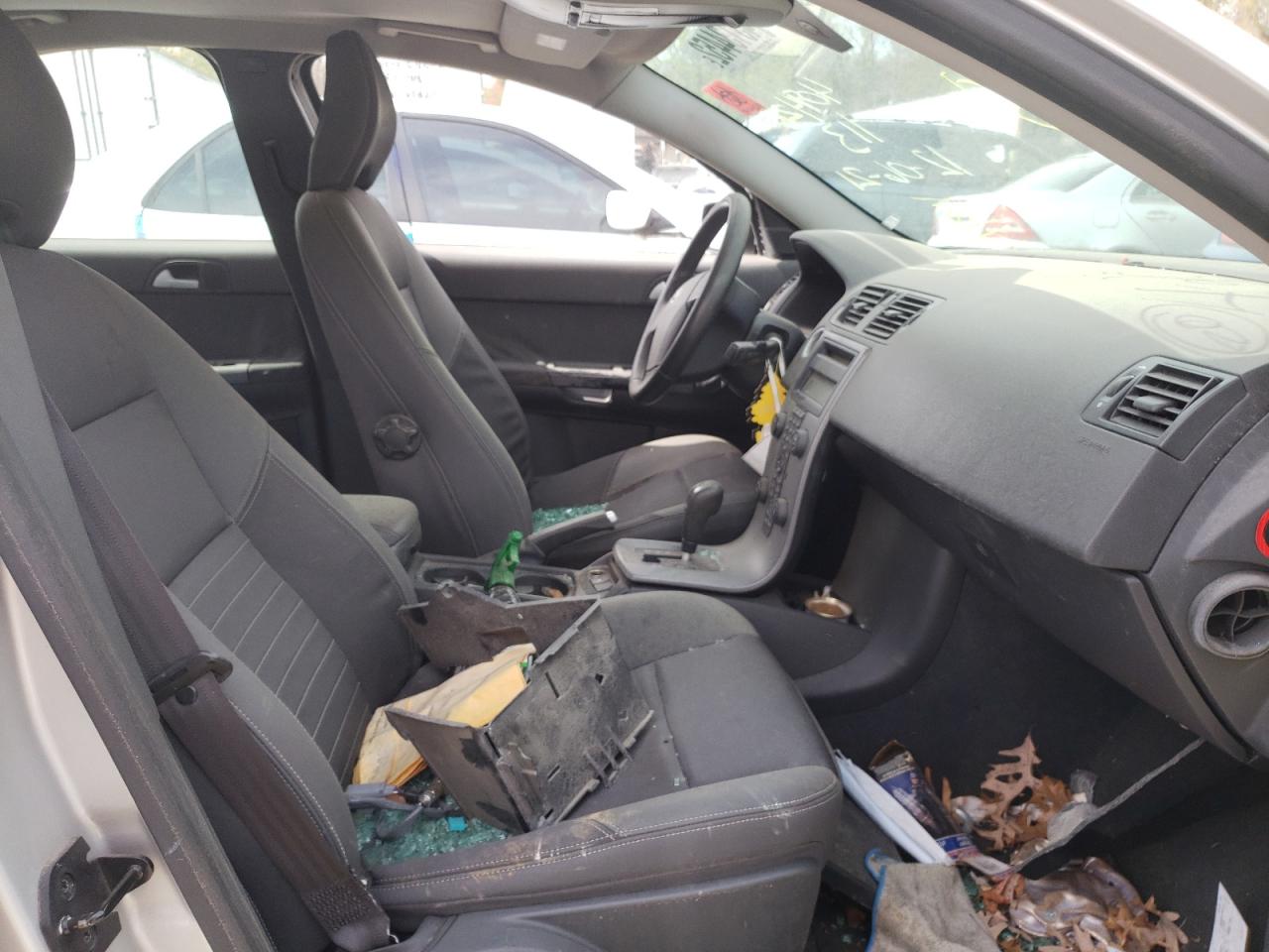 Photo 5 from auction – 2005 VOLVO S40 2.4I with VIN YV1MS390152113588