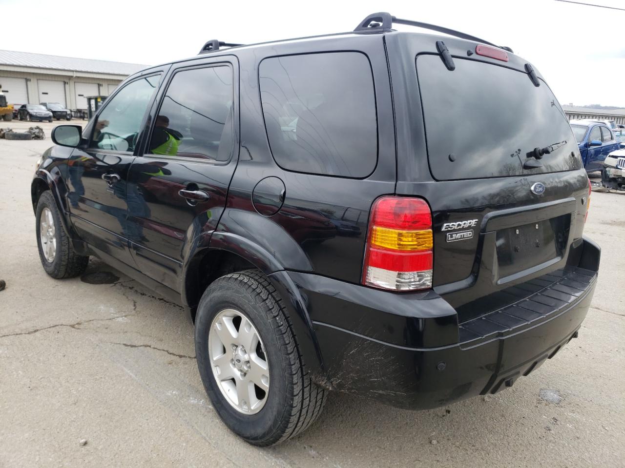 Photo 3 from auction – 2006 FORD ESCAPE LIM with VIN 1FMCU04156KB48268