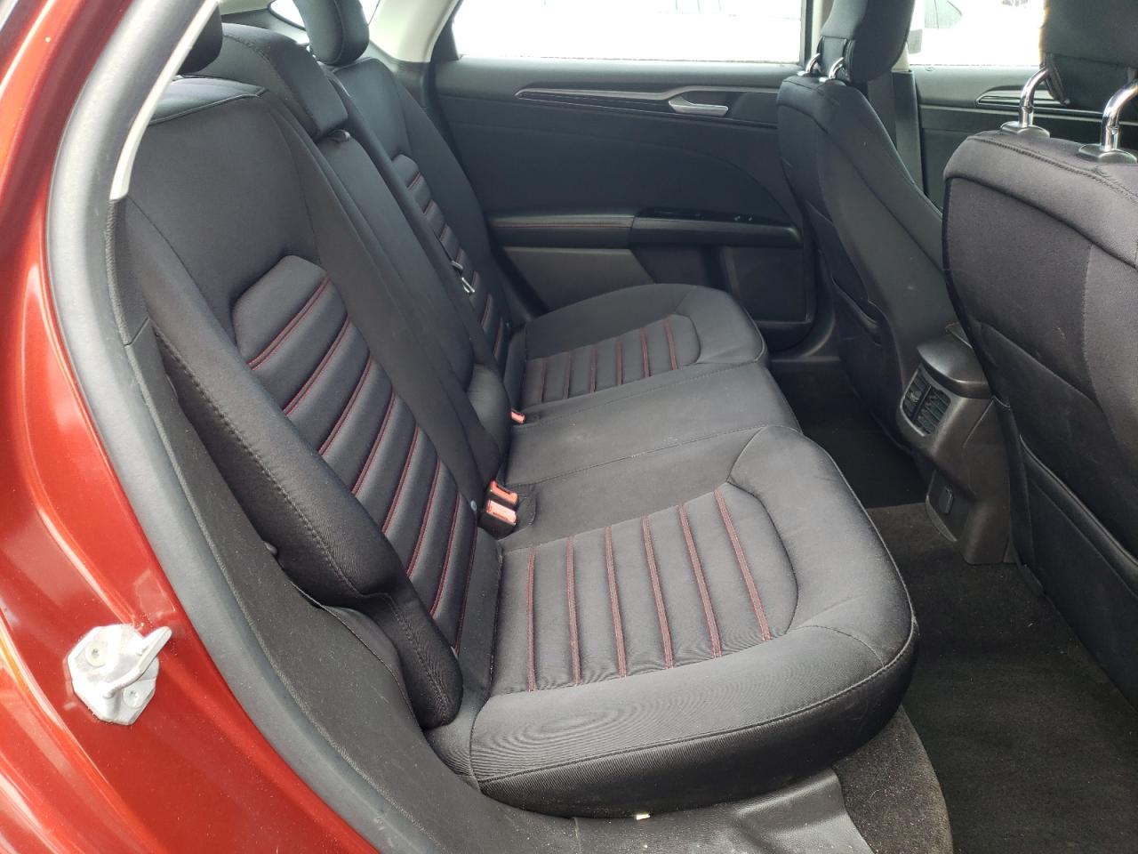 Photo 6 from auction – 2014 FORD FUSION SE with VIN 3FA6P0HD1ER182303