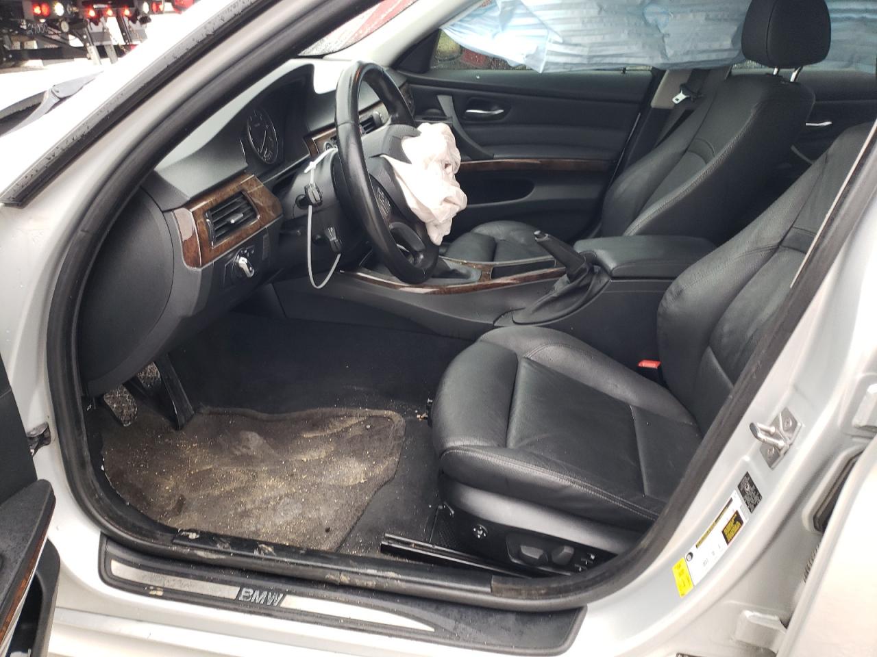 Photo 5 from auction – 2010 BMW 328 XI with VIN WBAPK7C55AA771040
