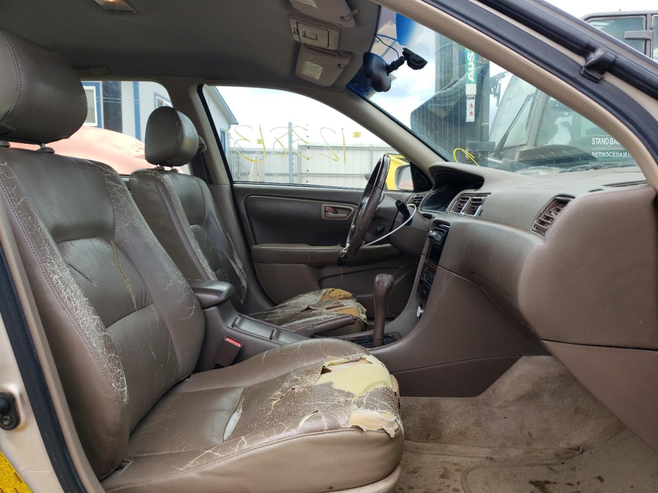 Photo 5 from auction – 2001 TOYOTA CAMRY LE with VIN JT2BF28K910323045