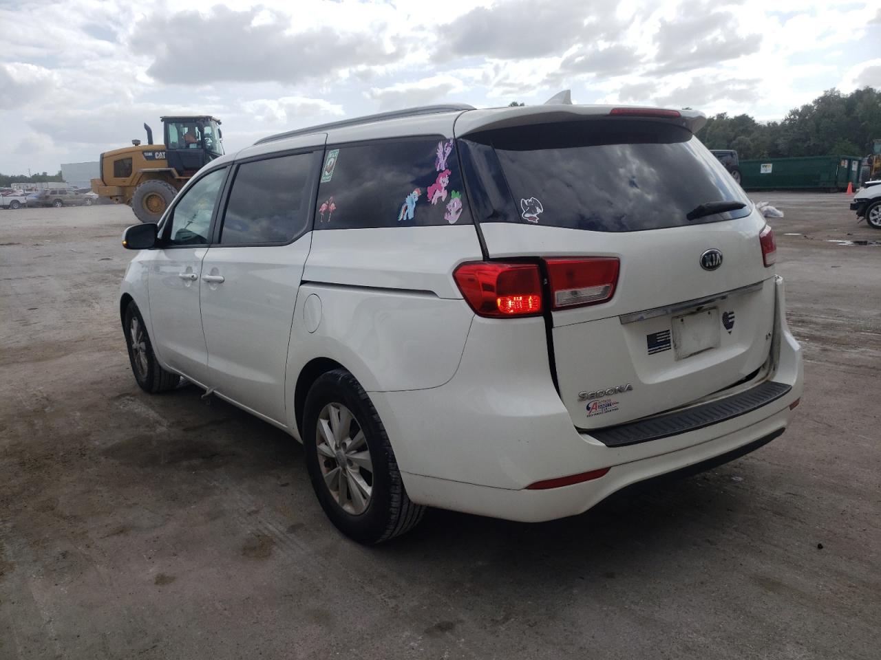 Photo 3 from auction – 2015 KIA SEDONA LX with VIN KNDMB5C13F6076329