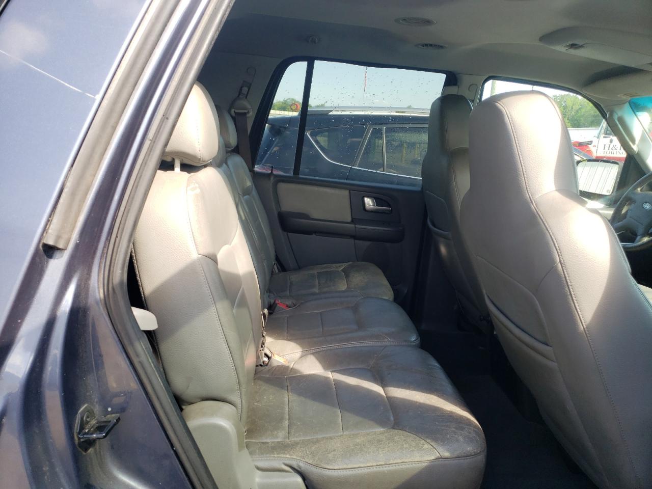 Photo 6 from auction – 2003 FORD EXPEDITION with VIN 1FMRU15W43LA27439