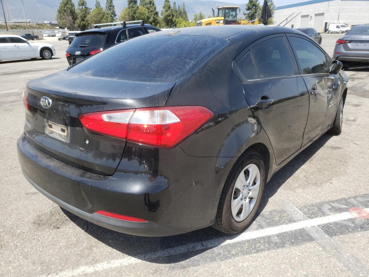 Photo 4 from auction – 2015 KIA FORTE LX with VIN KNAFK4A60F5323973