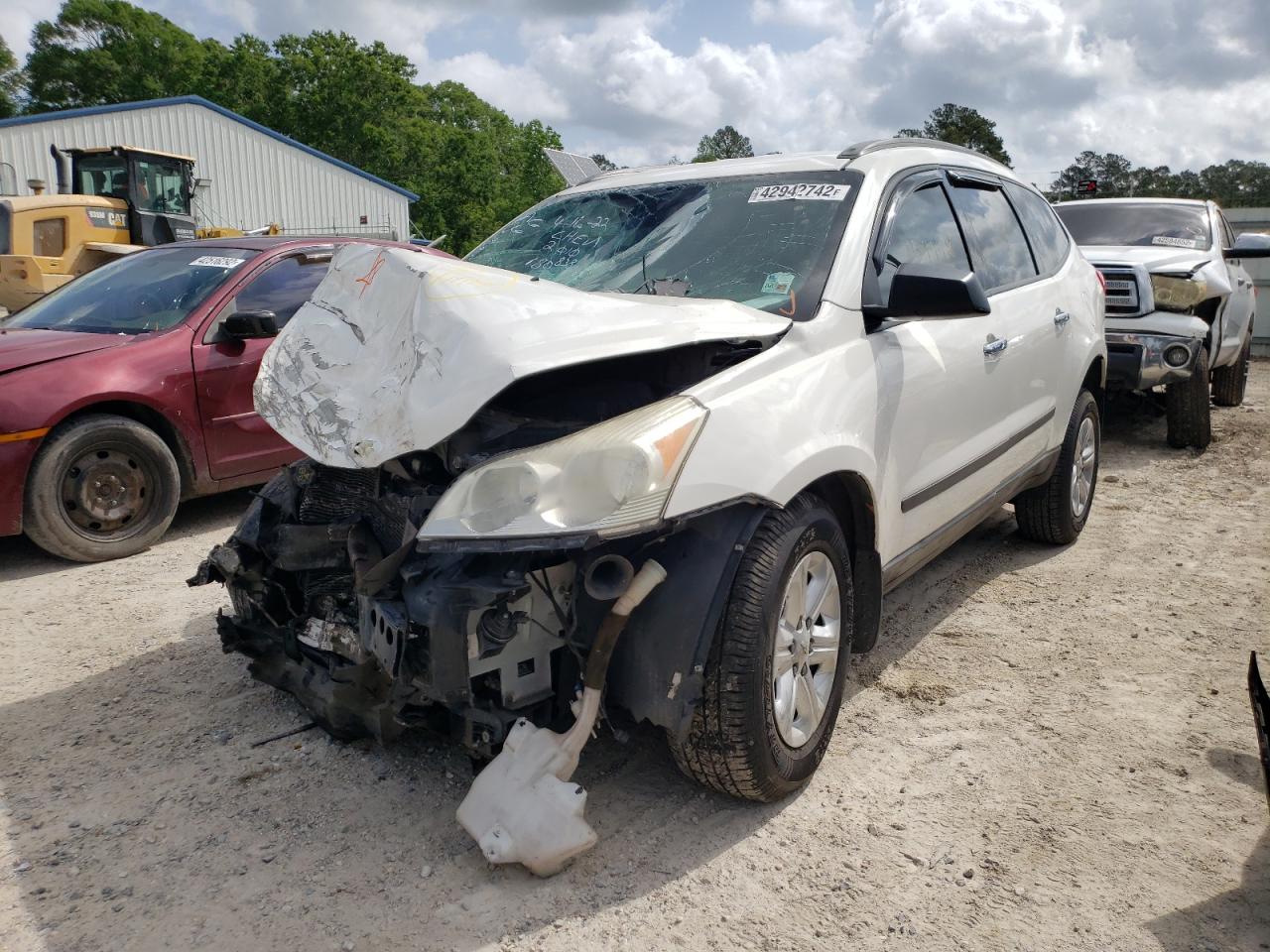 Photo 2 from auction – 2011 CHEVROLET TRAVERSE L with VIN 1GNKRFED9BJ180838