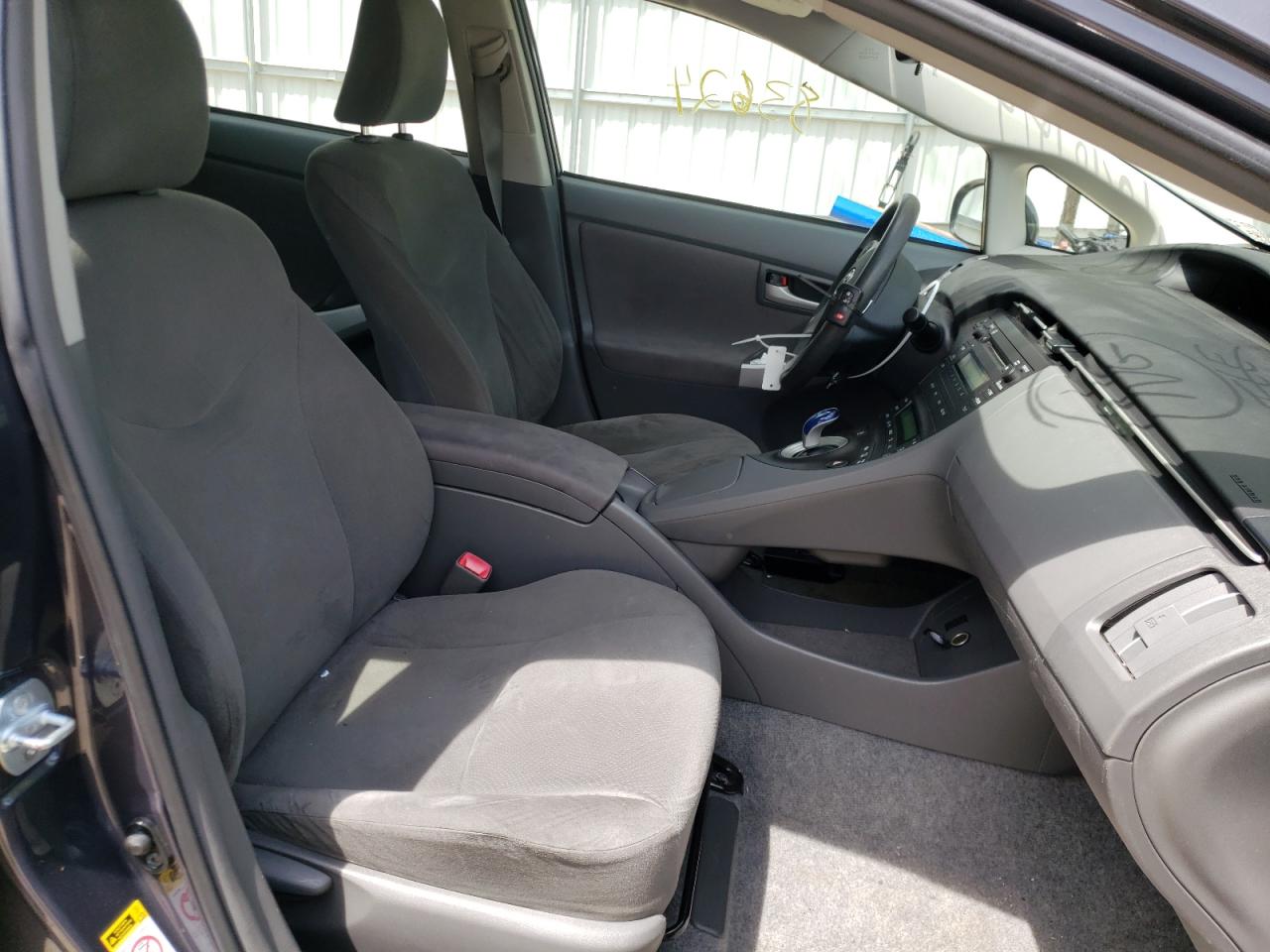 Photo 5 from auction – 2011 TOYOTA PRIUS with VIN JTDKN3DU6B0277666