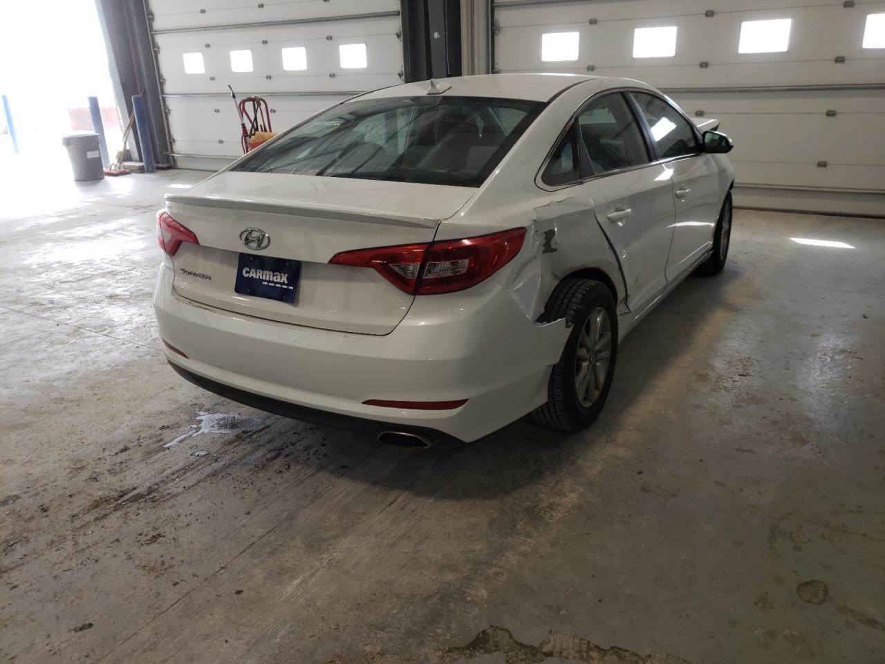 Photo 4 from auction – 2015 HYUNDAI SONATA SE with VIN 5NPE24AF9FH184652