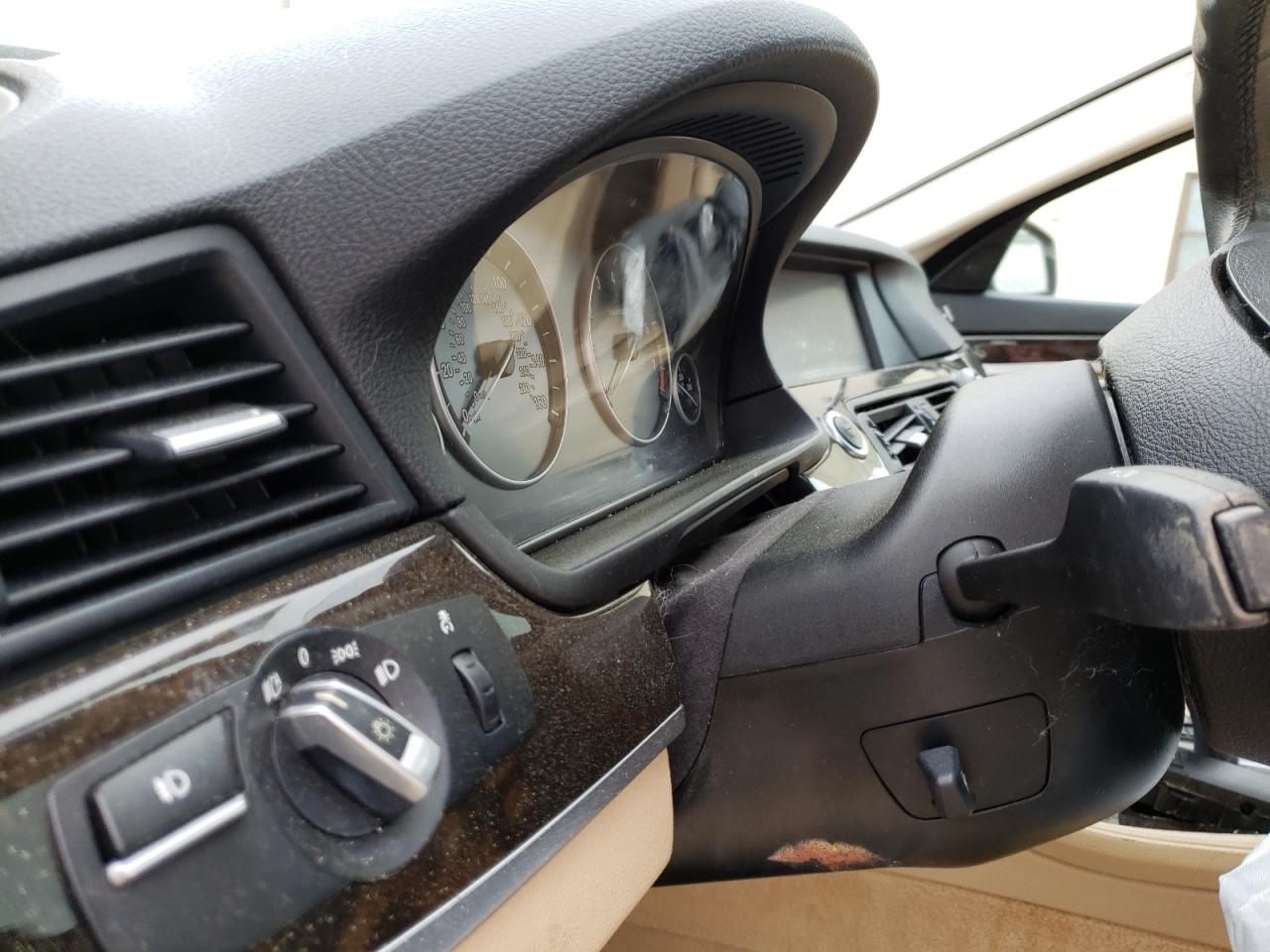 Photo 8 from auction – 2011 BMW 528 I with VIN WBAFR1C58BC741069