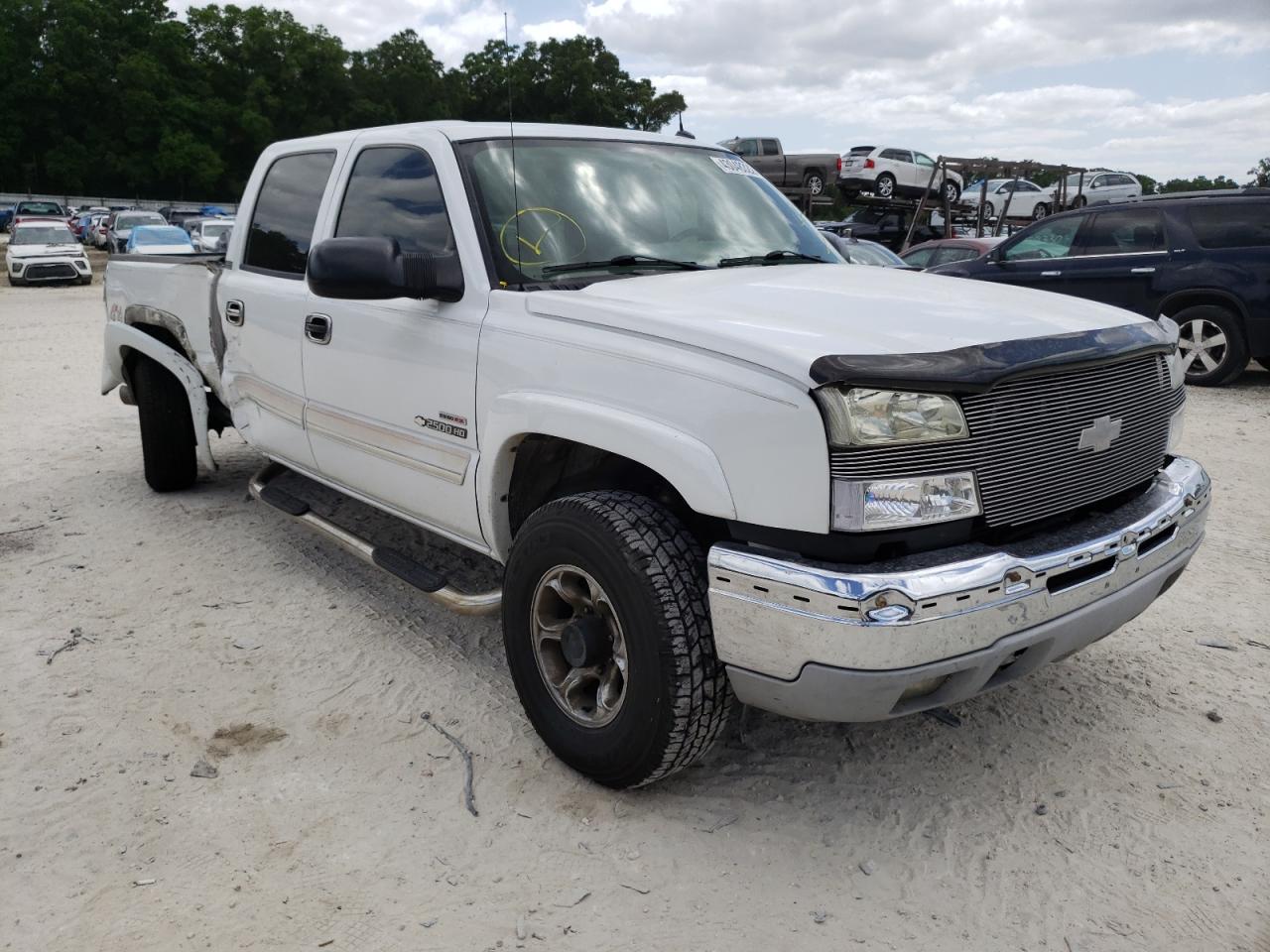 CHEVROLET SILVERADO 2004 with VIN 1GCHK232X4F233523 - Photo from auction