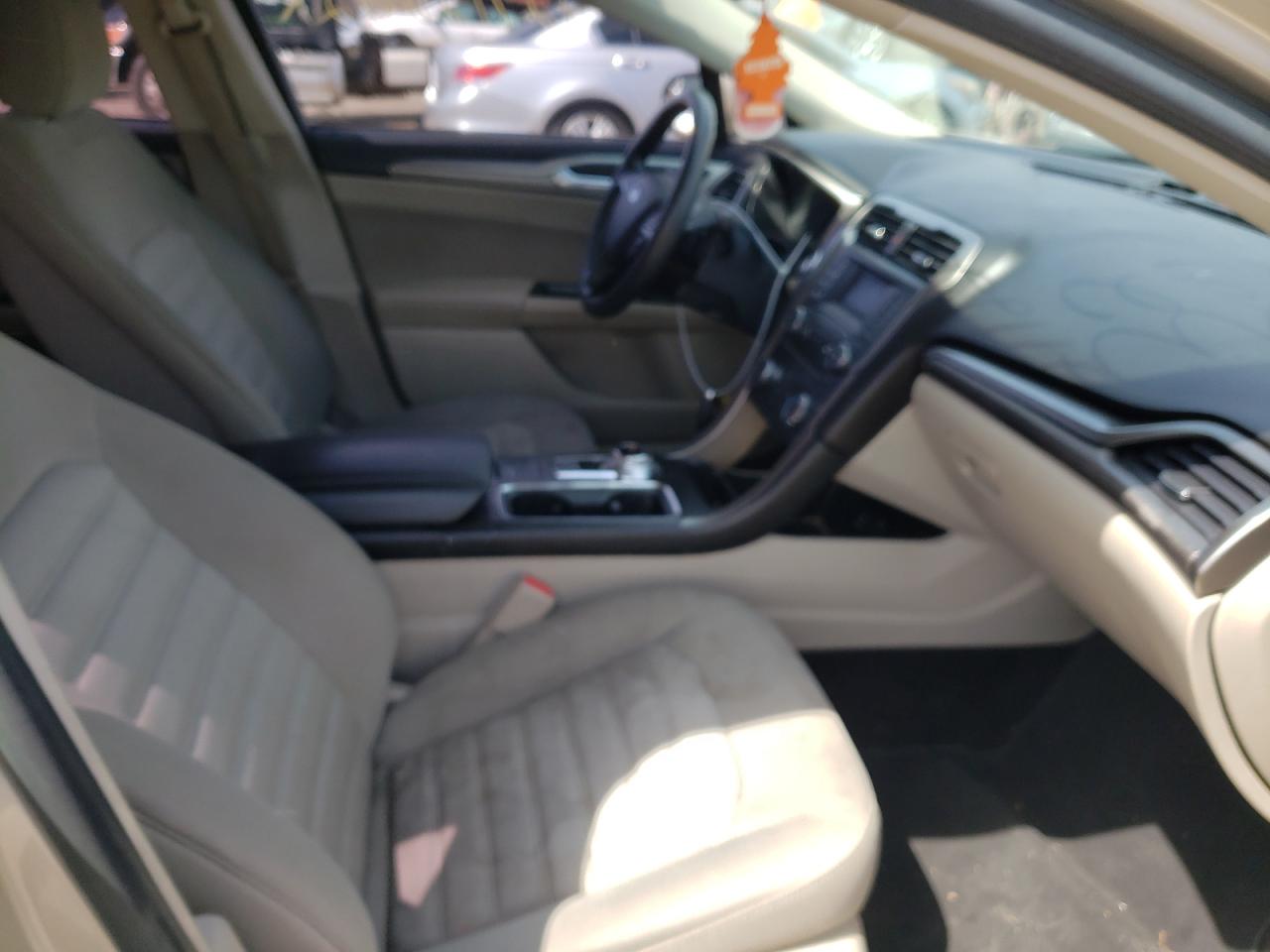 Photo 5 from auction – 2017 FORD FUSION SE with VIN 3FA6P0HD4HR211152