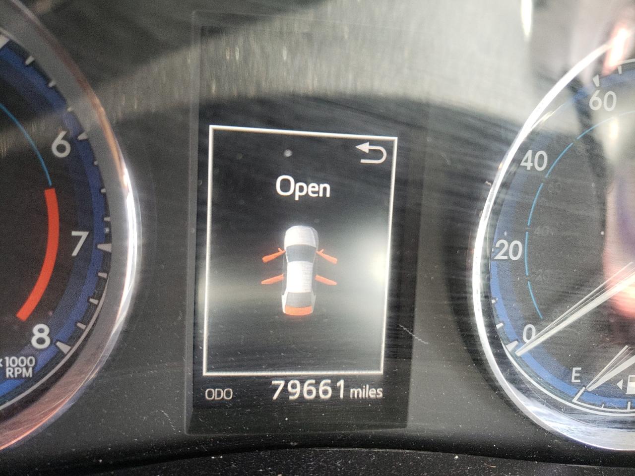 Photo 8 from auction – 2018 TOYOTA COROLLA L with VIN 5YFBURHE5JP845290