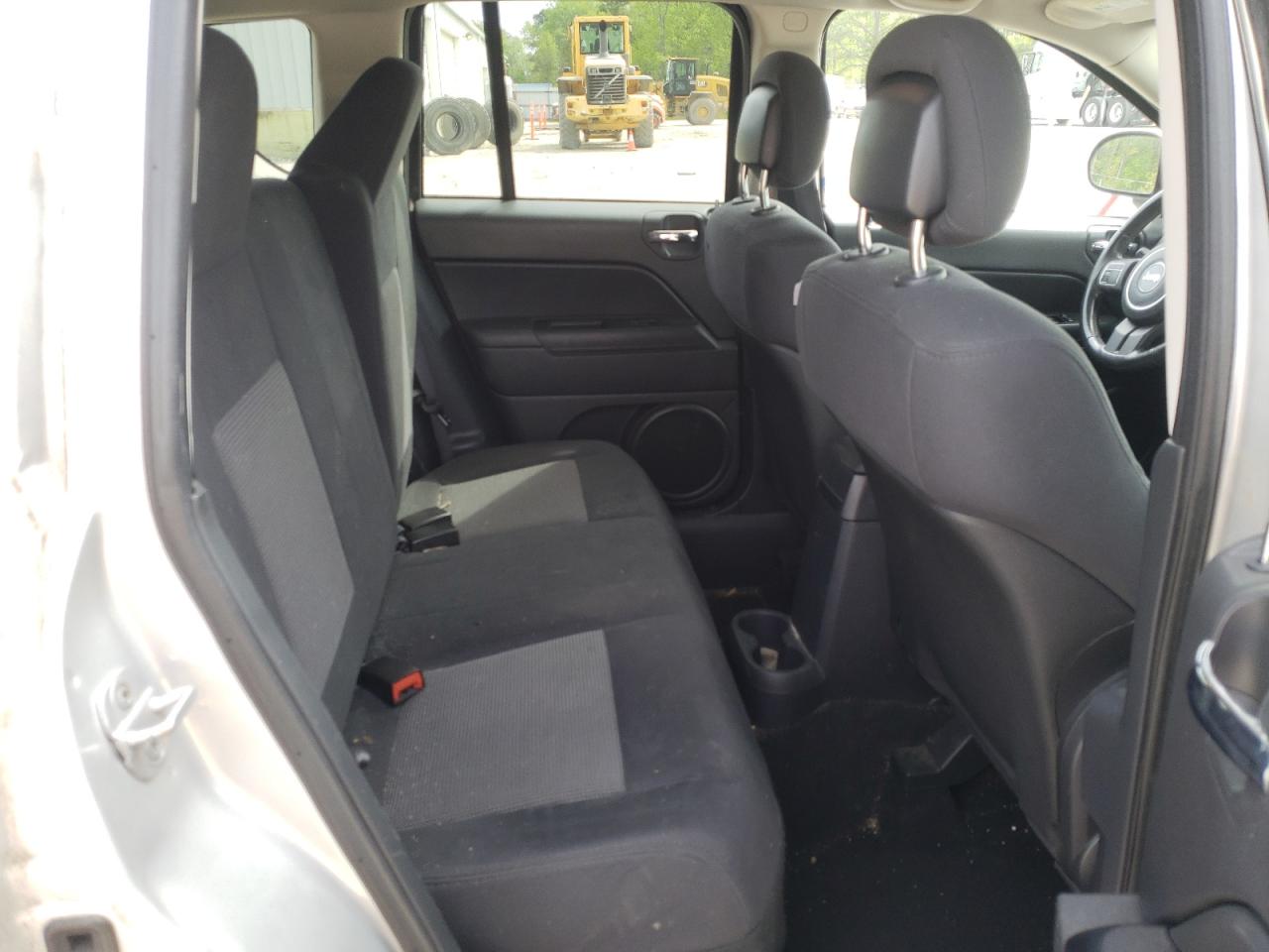 Photo 6 from auction – 2011 JEEP COMPASS SP with VIN 1J4NT1FB5BD253235