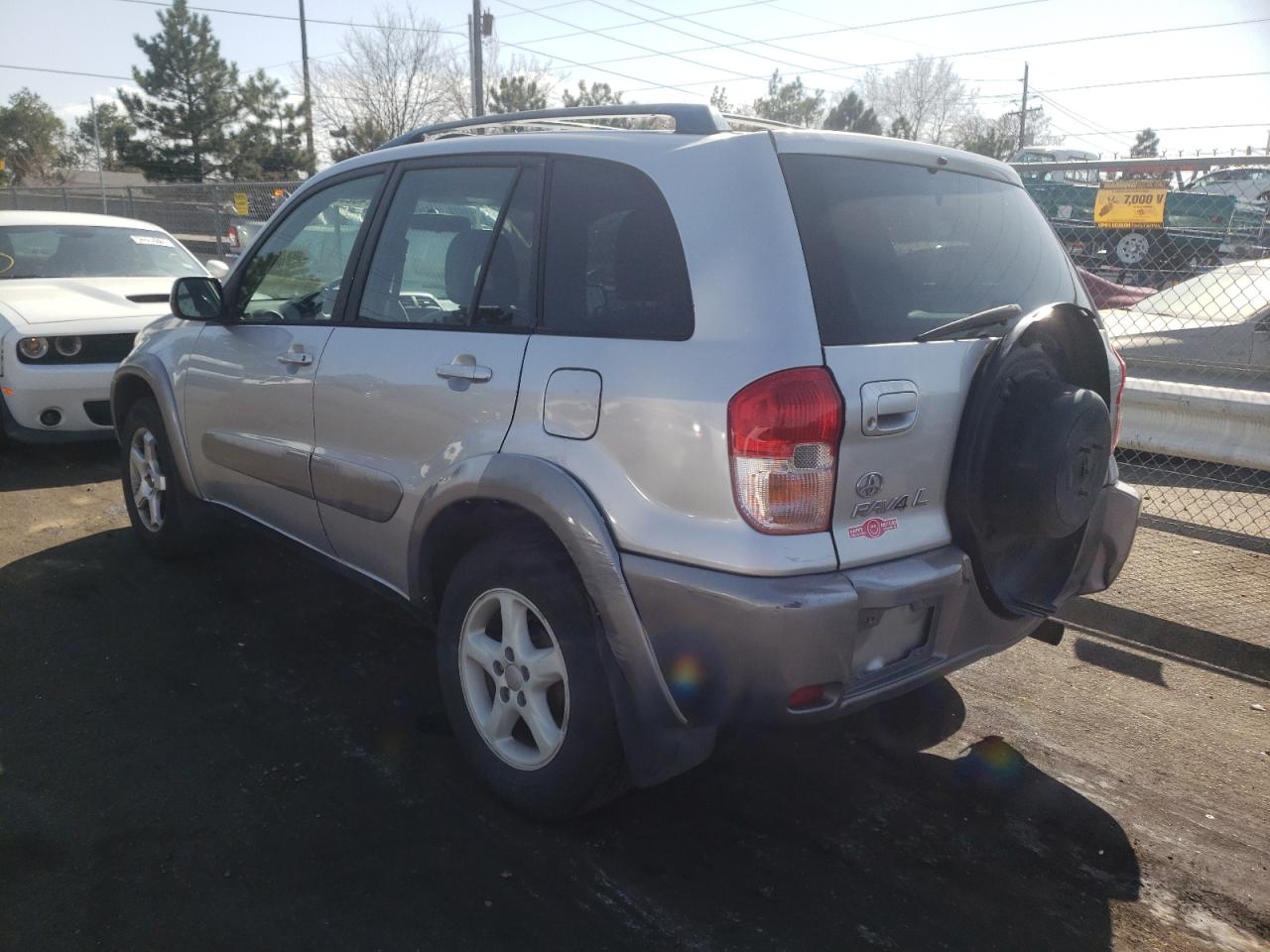Photo 3 from auction – 2001 TOYOTA RAV4 with VIN JTEHH20V616002493