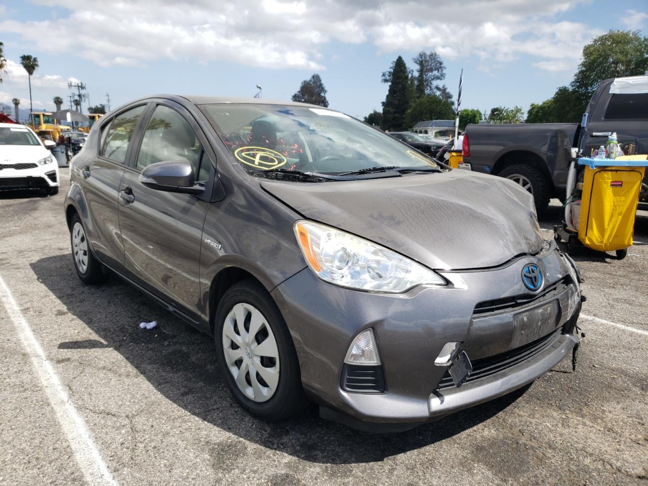 TOYOTA PRIUS C 2014 with VIN JTDKDTB36E1568440 - Photo from auction