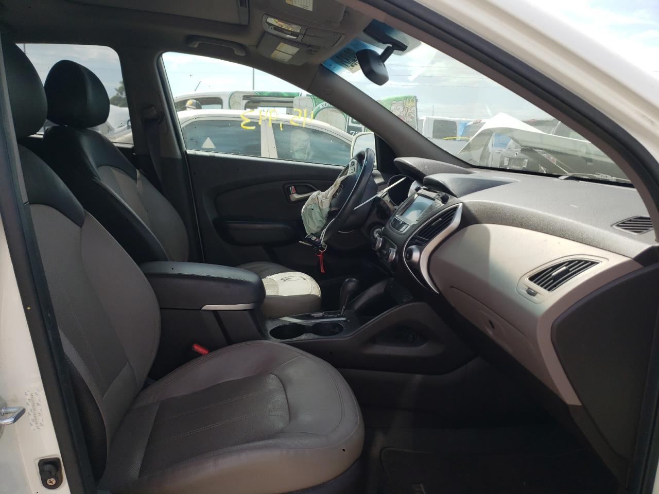 Photo 5 from auction – 2012 HYUNDAI TUCSON GLS with VIN KM8JU3AC3CU486699