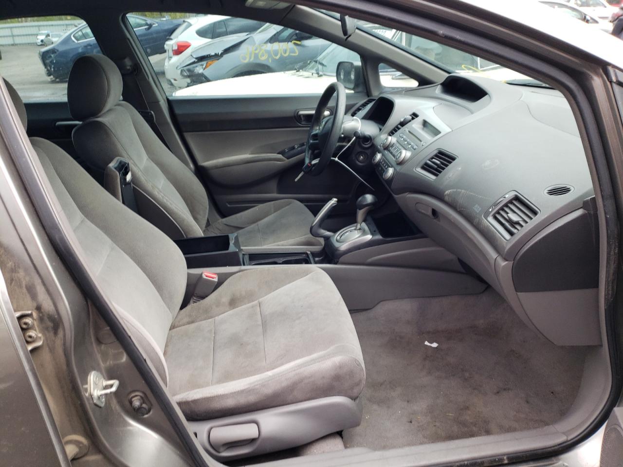 Photo 5 from auction – 2008 HONDA CIVIC LX with VIN 2HGFA16558H300416