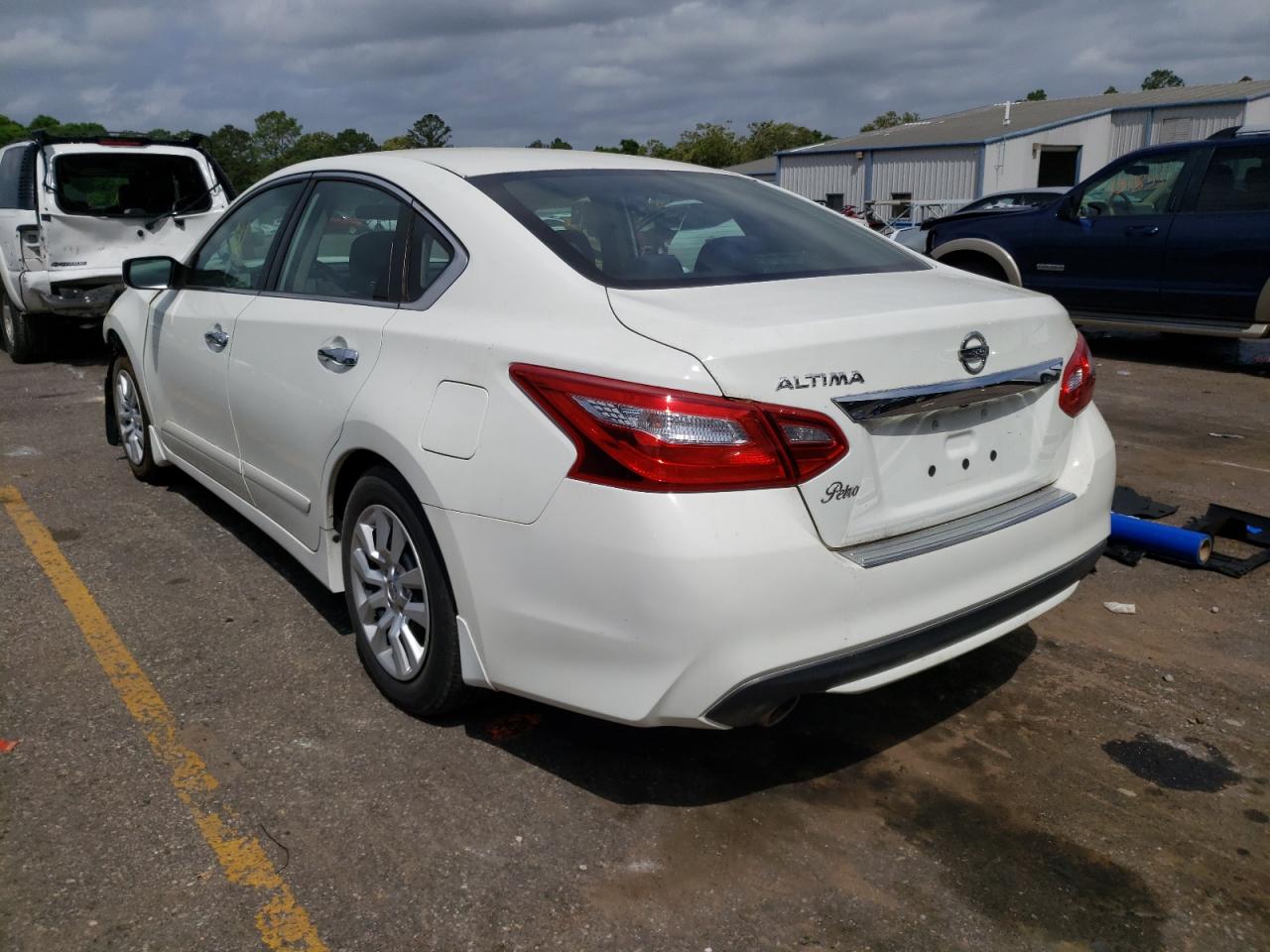Photo 3 from auction – 2017 NISSAN ALTIMA 2.5 with VIN 1N4AL3AP1HC257998