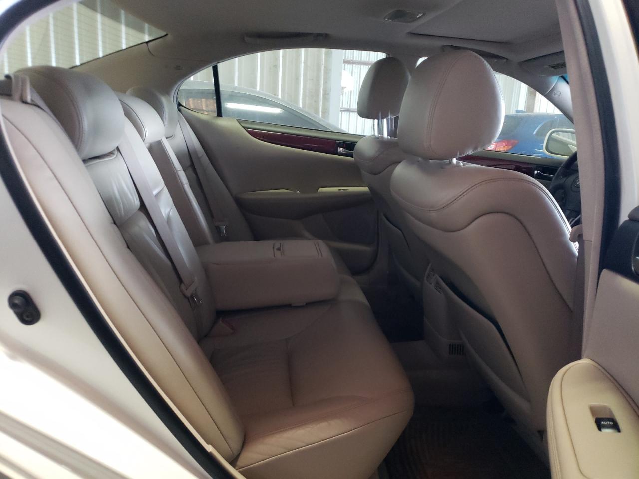 Photo 6 from auction – 2003 LEXUS ES 300 with VIN JTHBF30GX30106819
