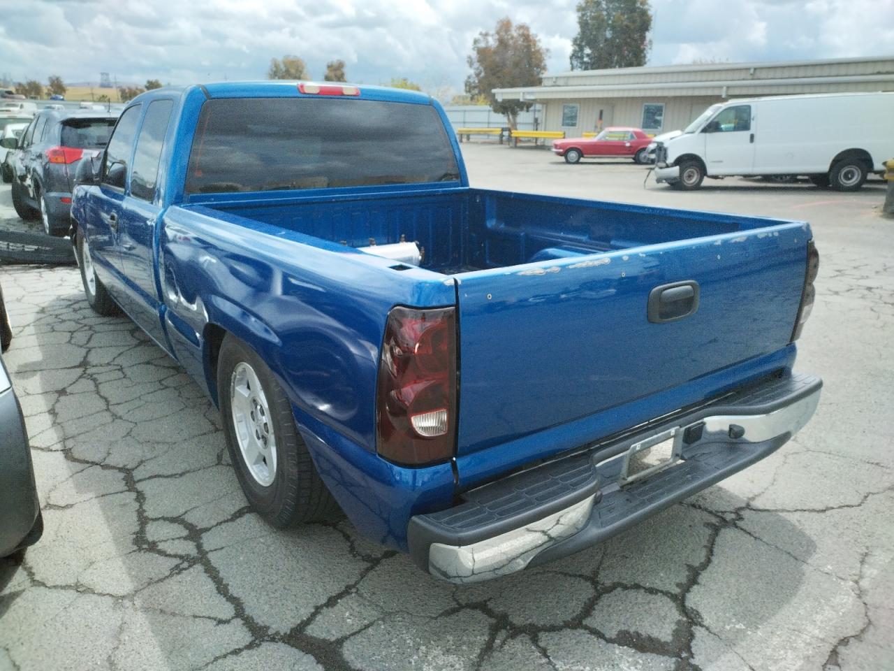 Photo 3 from auction – 2004 CHEVROLET SILVERADO with VIN 2GCEC19V241217240