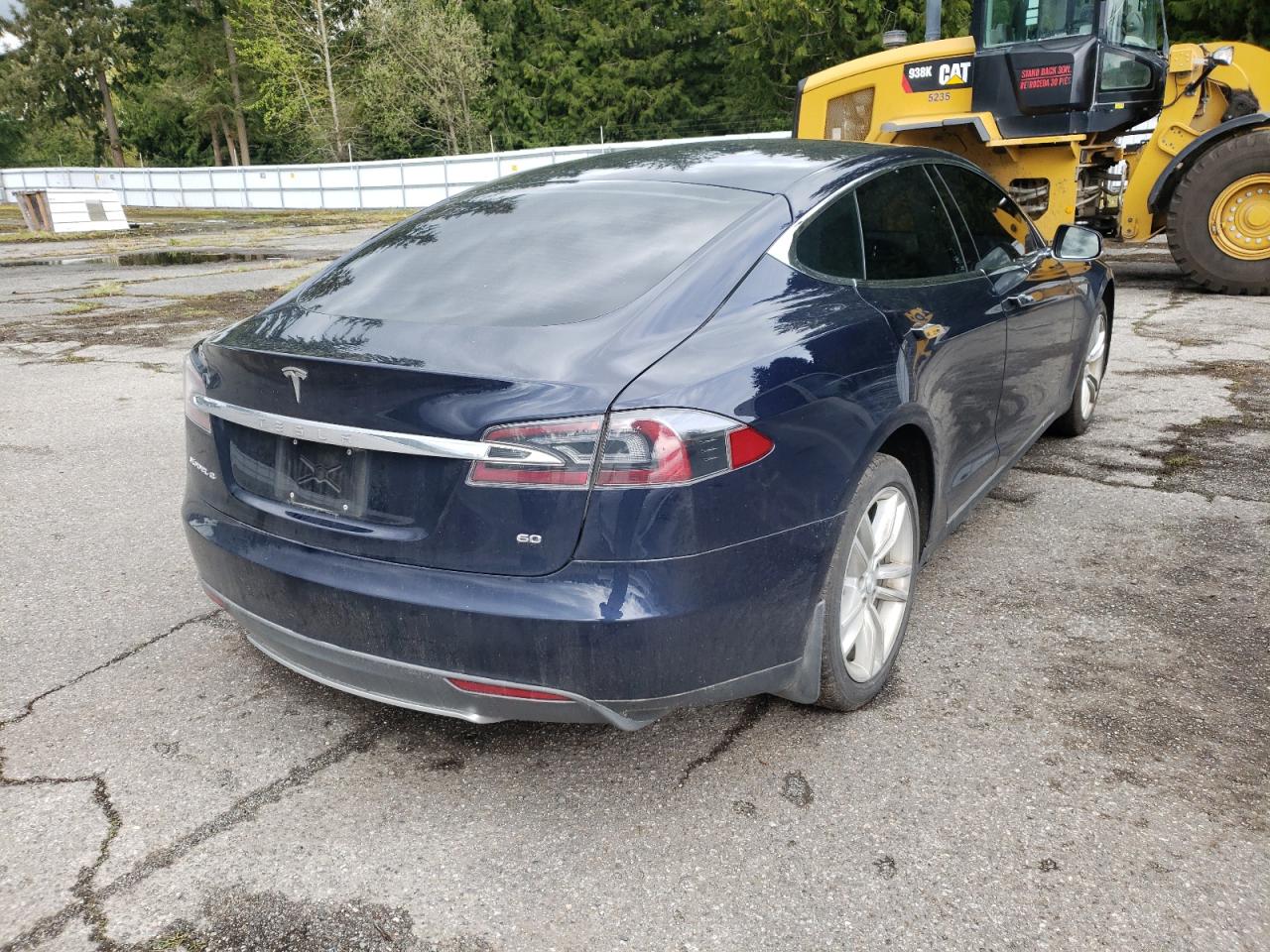 Photo 4 from auction – 2013 TESLA MODEL S with VIN 5YJSA1AC4DFP10241