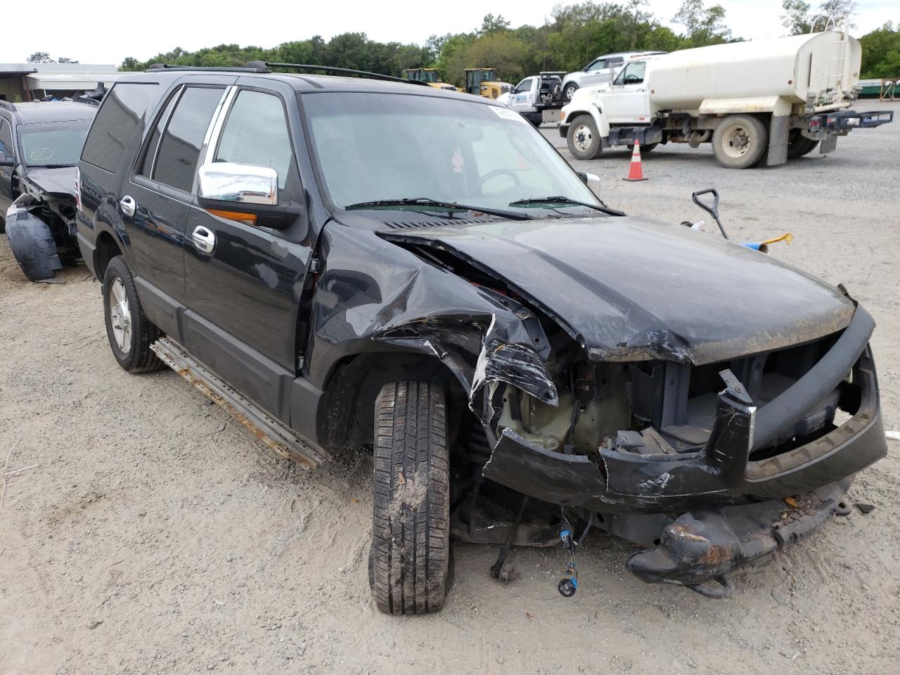 FORD EXPEDITION 2003 with VIN 1FMPU16L83LB19004 - Photo from auction