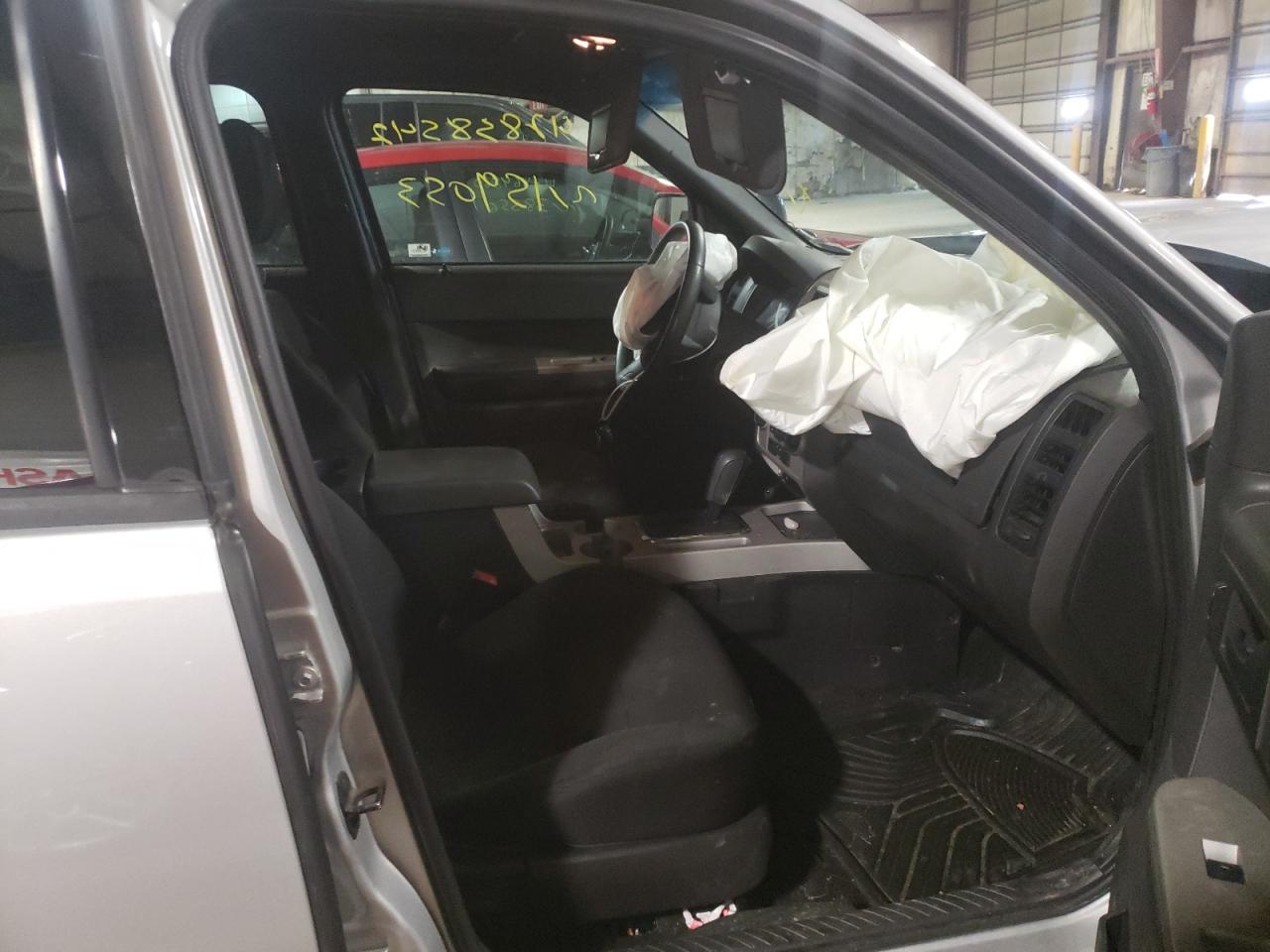Photo 5 from auction – 2008 FORD ESCAPE XLT with VIN 1FMCU93138KE59769