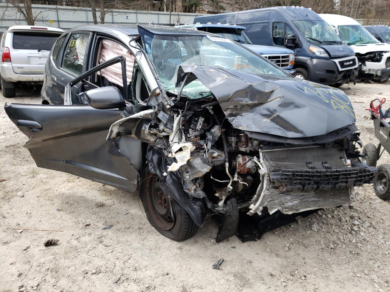HONDA FIT 2013 with VIN JHMGE8H3XDC012527 - Photo from auction