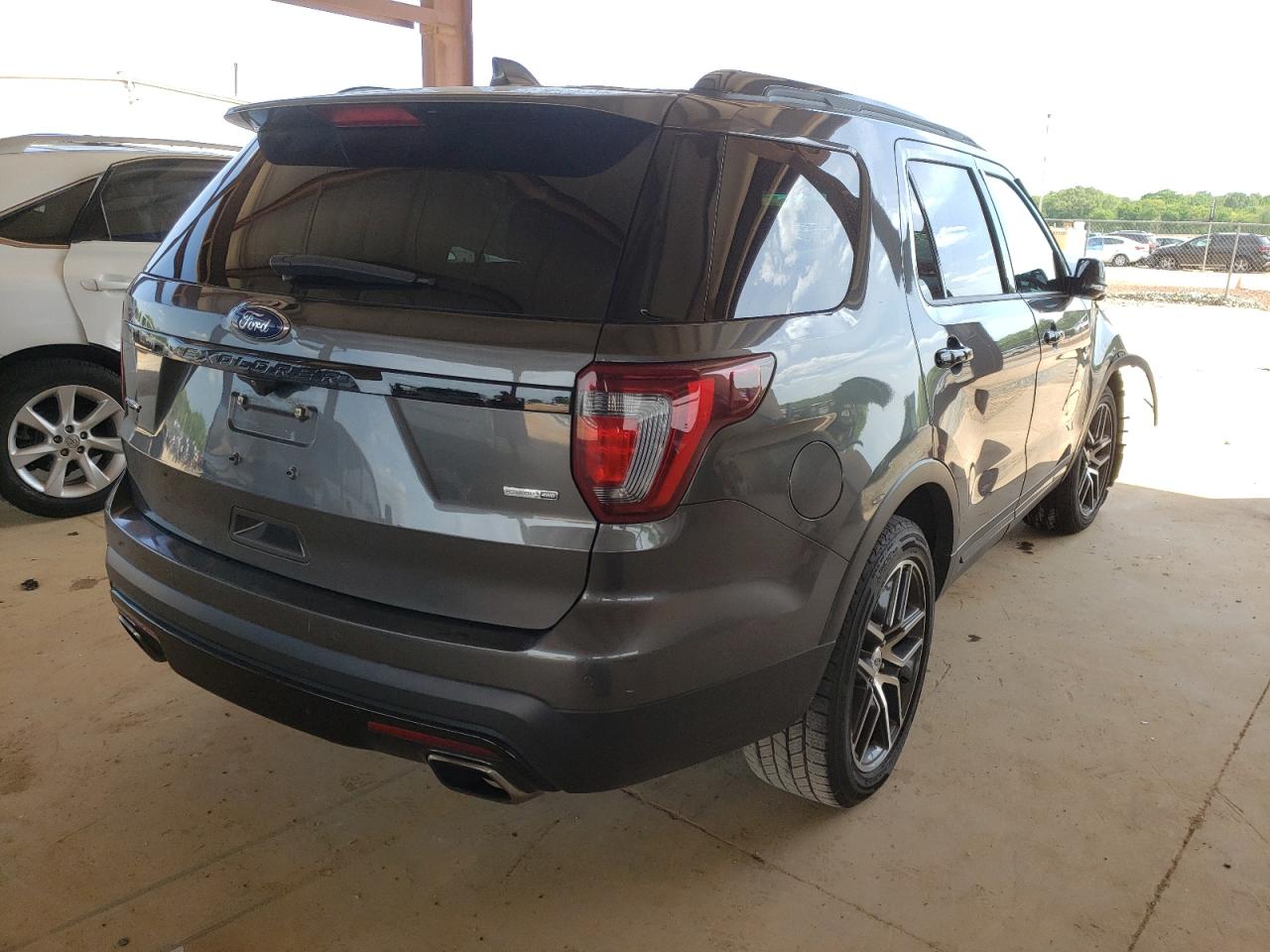 Photo 4 from auction – 2017 FORD EXPLORER S with VIN 1FM5K8GT5HGA48381