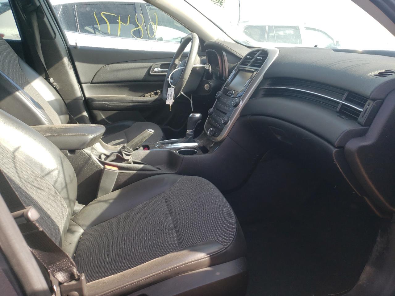 Photo 5 from auction – 2015 CHEVROLET MALIBU 1LT with VIN 1G11C5SL4FF253644