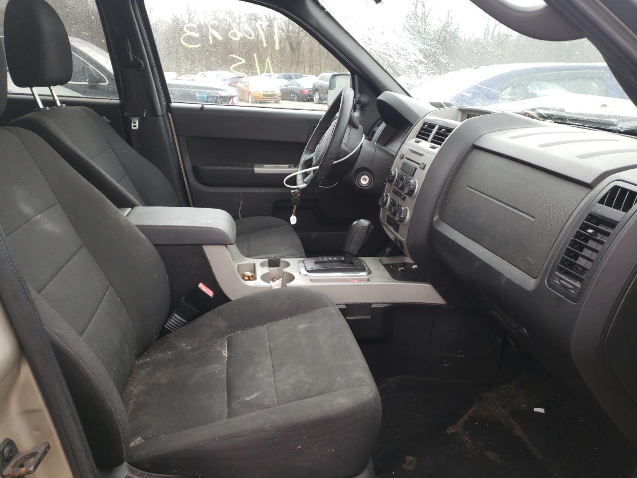 Photo 5 from auction – 2010 FORD ESCAPE XLT with VIN 1FMCU0DG0AKC14657