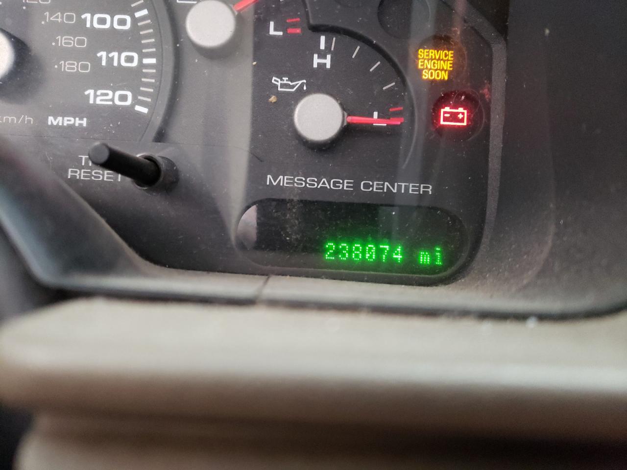 Photo 8 from auction – 2004 FORD EXPLORER E with VIN 1FMZU64K54UC25440