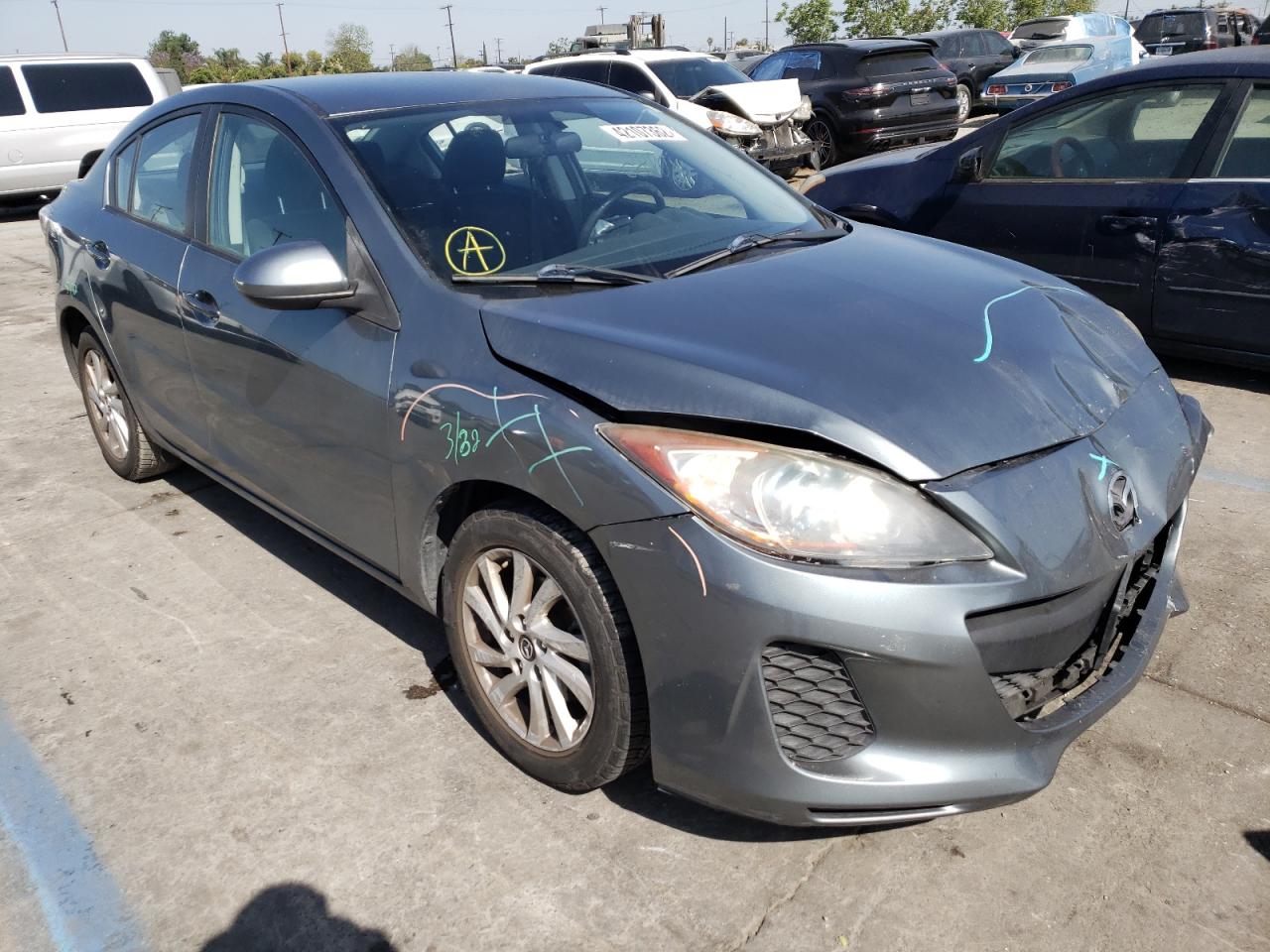 MAZDA 3 I 2013 with VIN JM1BL1VP1D1762765 - Photo from auction
