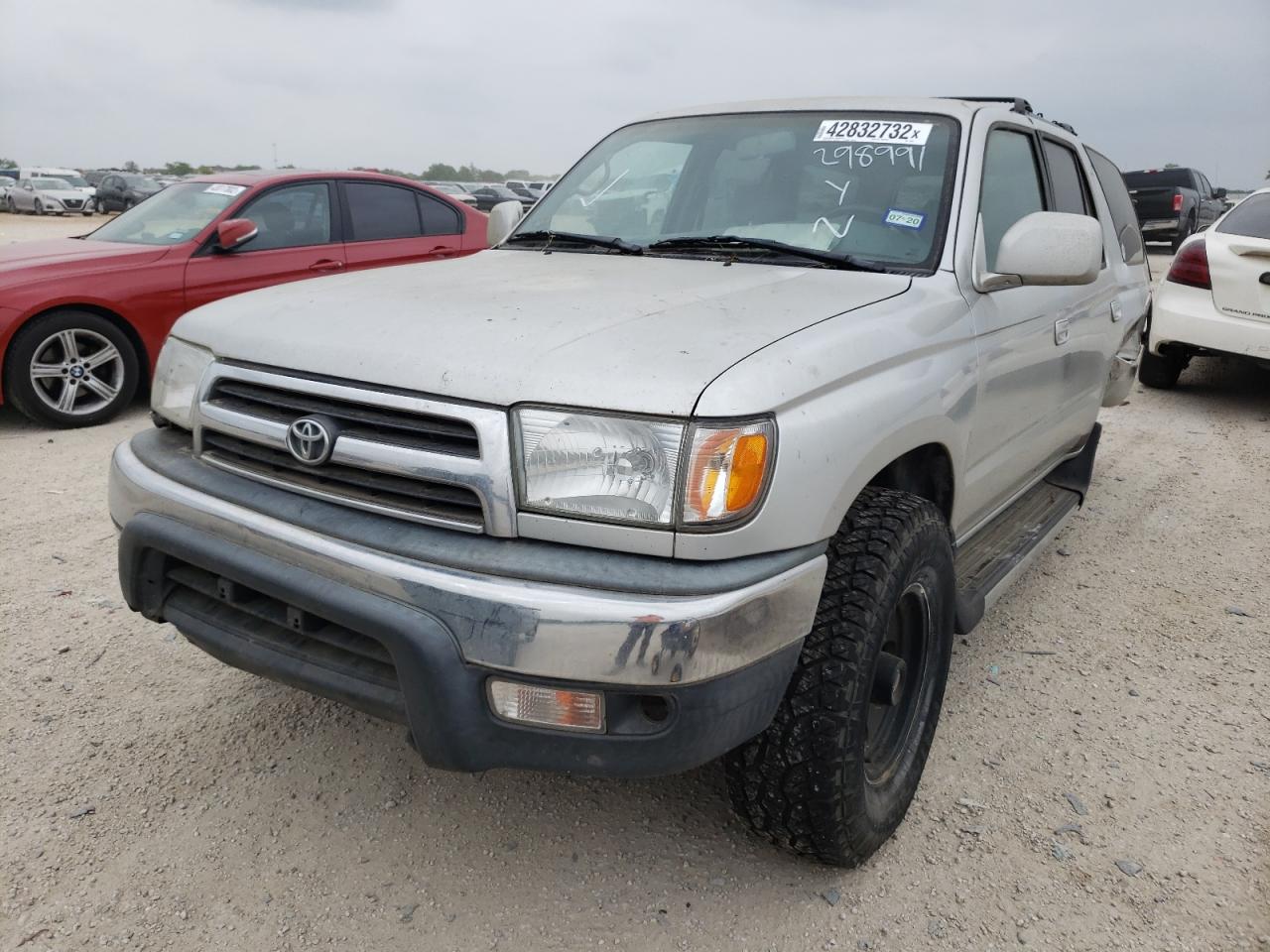Photo 2 from auction – 2000 TOYOTA 4RUNNER SR with VIN JT3GN86R6Y0176331