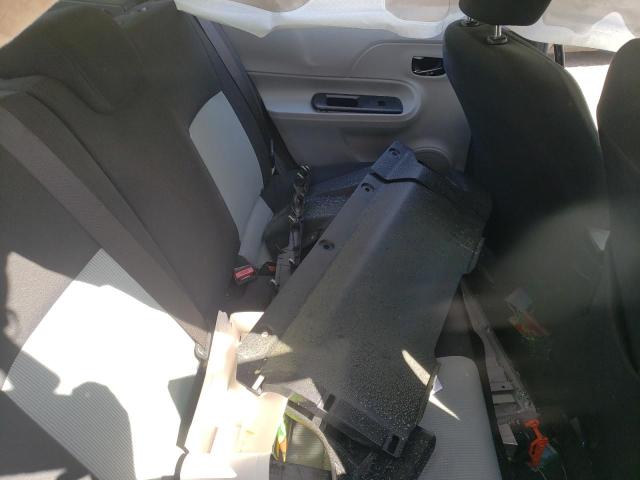 Photo 6 from auction – 2013 TOYOTA PRIUS C with VIN JTDKDTB37D1044602