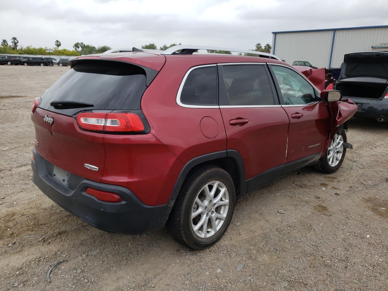 Photo 4 from auction – 2017 JEEP CHEROKEE L with VIN 1C4PJLCBXHW573183
