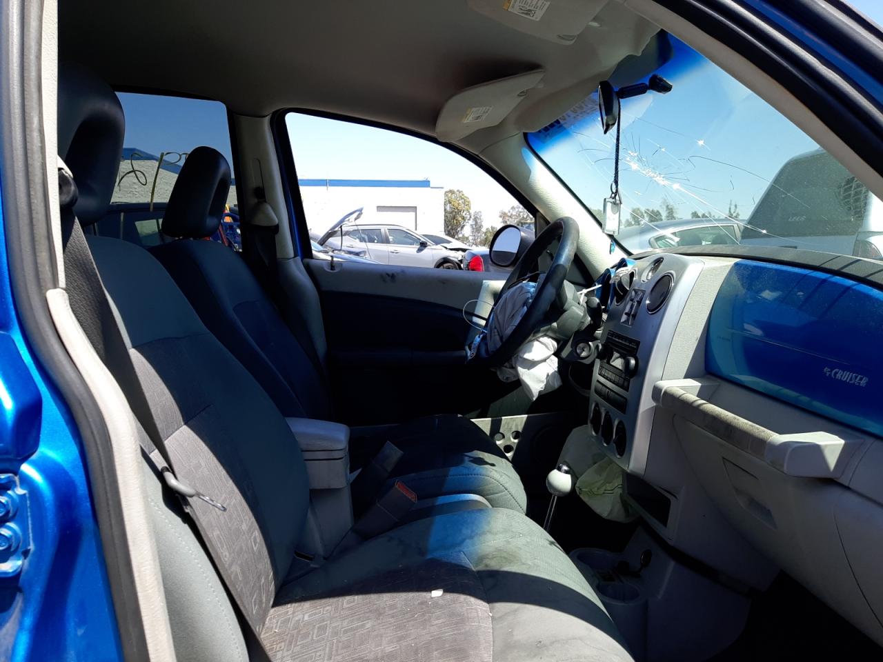 Photo 5 from auction – 2008 CHRYSLER PT CRUISER with VIN 3A8FY48B68T150914