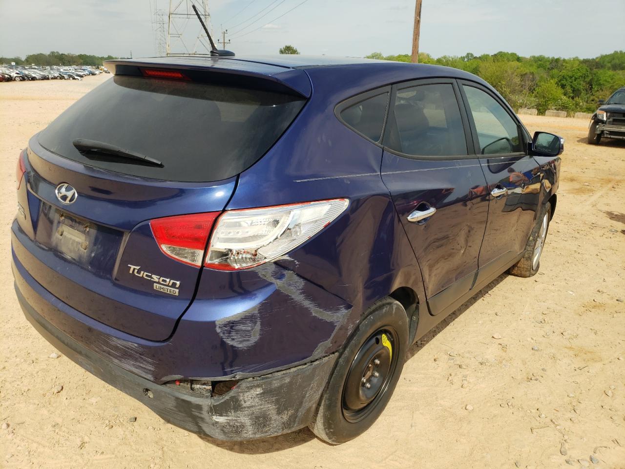 Photo 4 from auction – 2011 HYUNDAI TUCSON GLS with VIN KM8JU3AC1BU148104