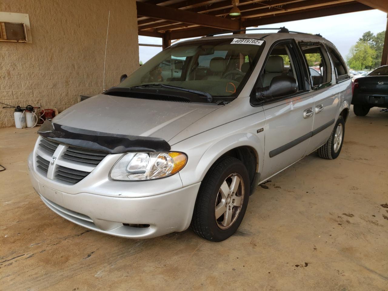 Photo 2 from auction – 2005 DODGE CARAVAN SX with VIN 1D4GP45R85B253137