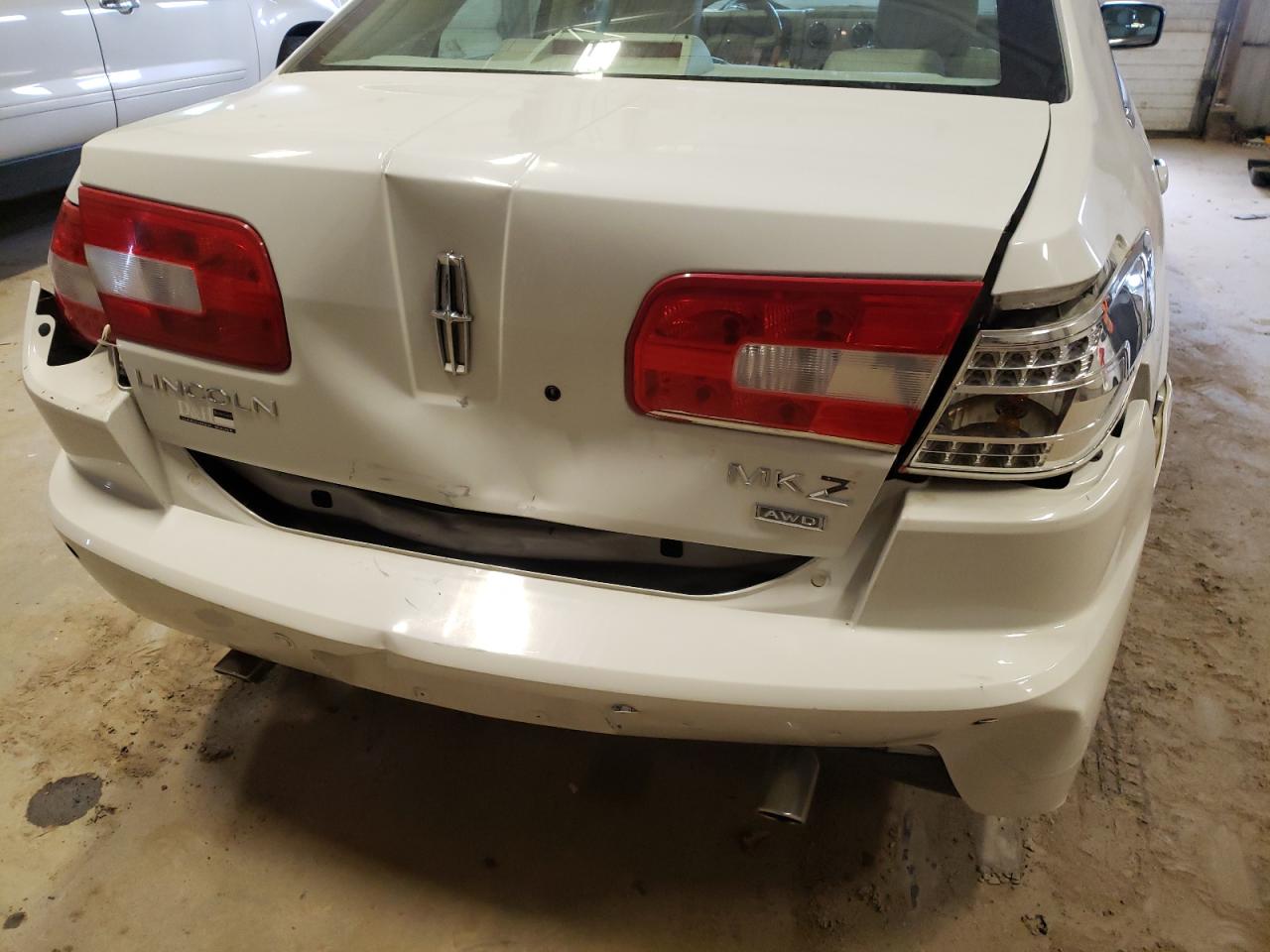Photo 9 from auction – 2008 LINCOLN MKZ with VIN 3LNHM28T78R653398