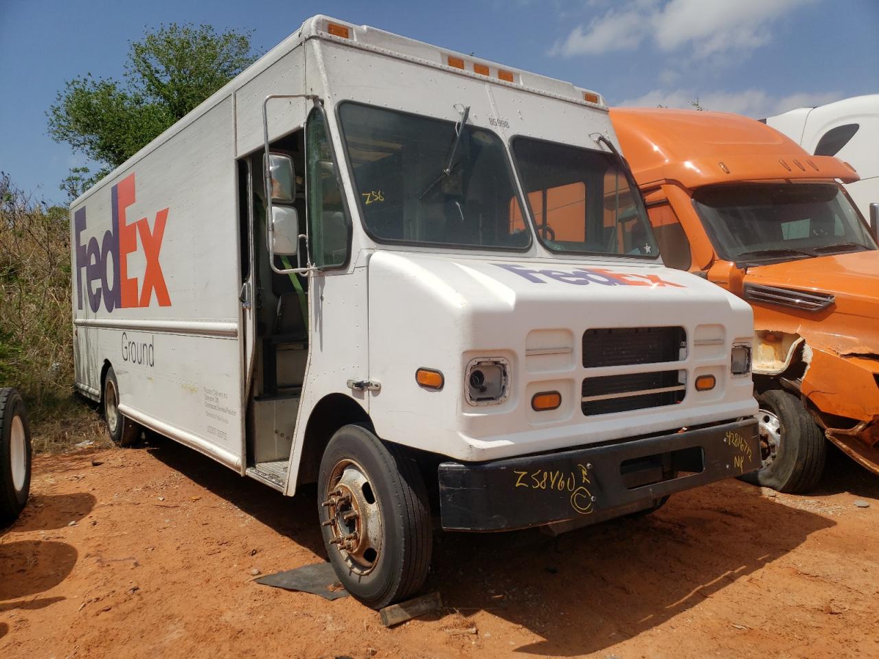 FREIGHTLINER CHASSIS M 2008 with VIN 4UZAARDUX8CZ58460 - Photo from auction