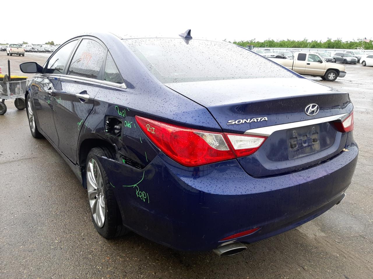 Photo 3 from auction – 2011 HYUNDAI SONATA SE with VIN 5NPEC4AC7BH044595