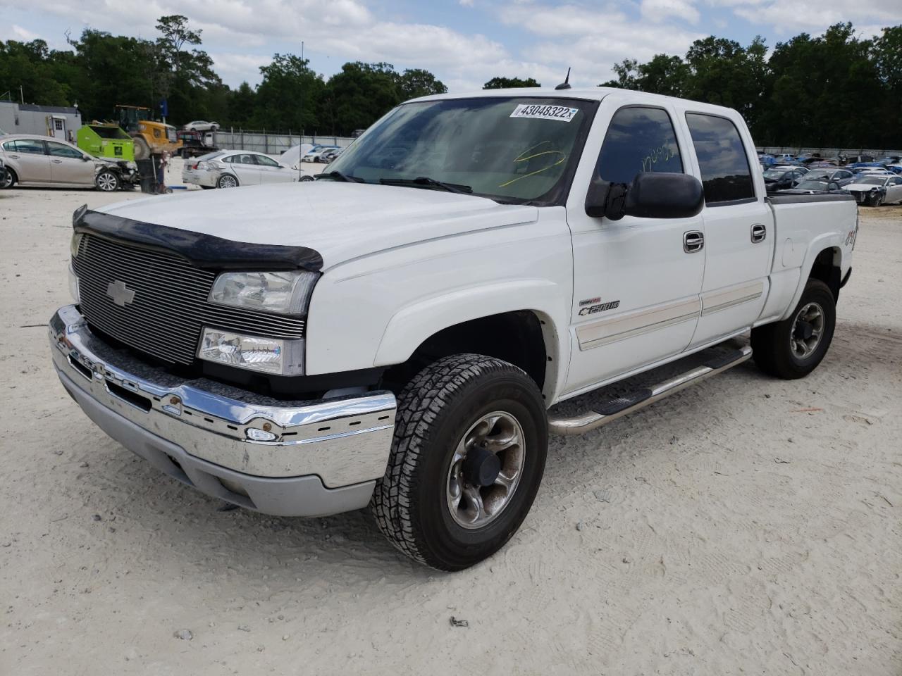 Photo 2 from auction – 2004 CHEVROLET SILVERADO with VIN 1GCHK232X4F233523