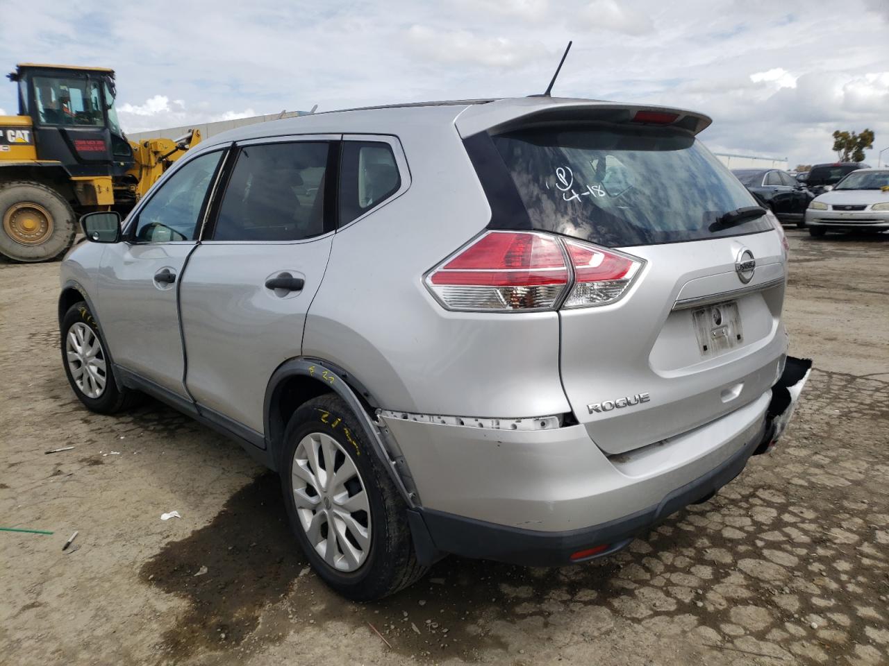 Photo 3 from auction – 2016 NISSAN ROGUE S with VIN KNMAT2MT1GP705127