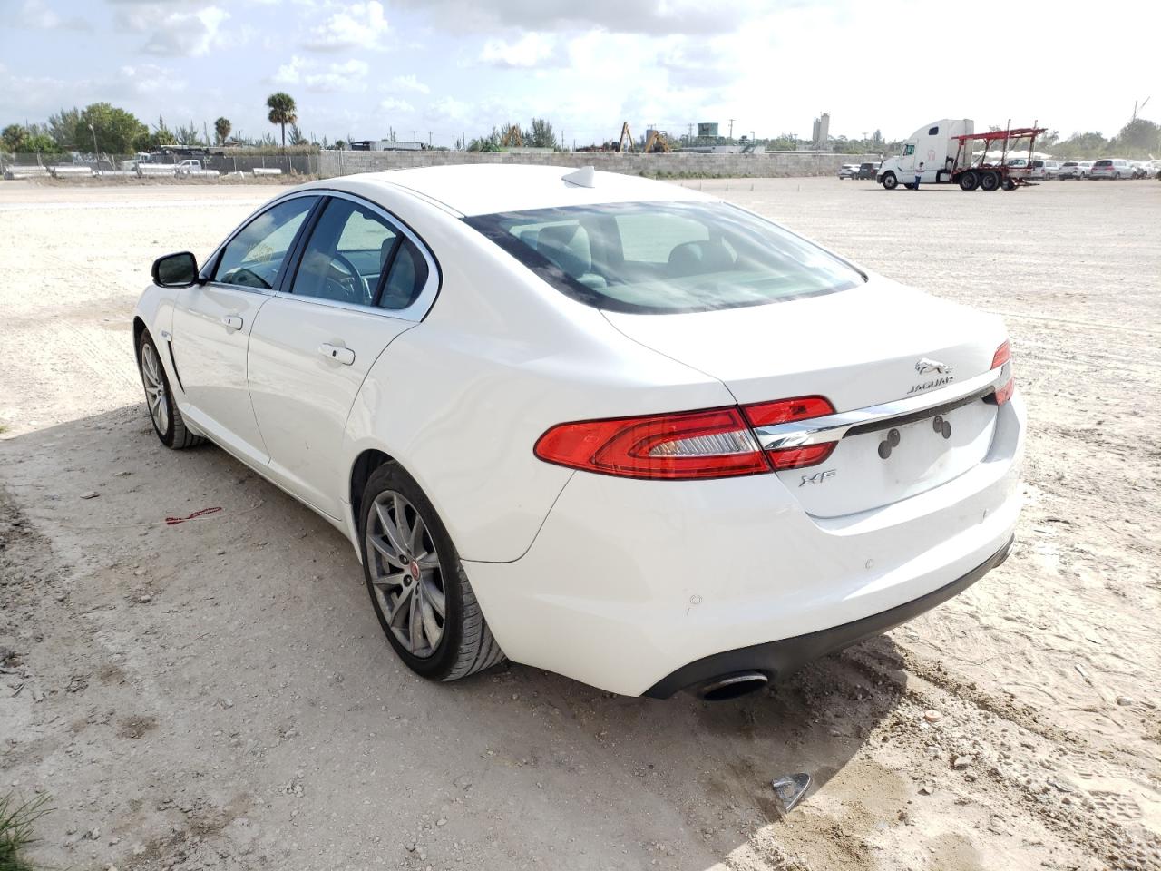 Photo 3 from auction – 2014 JAGUAR XF with VIN SAJWA0ES2EPU22398