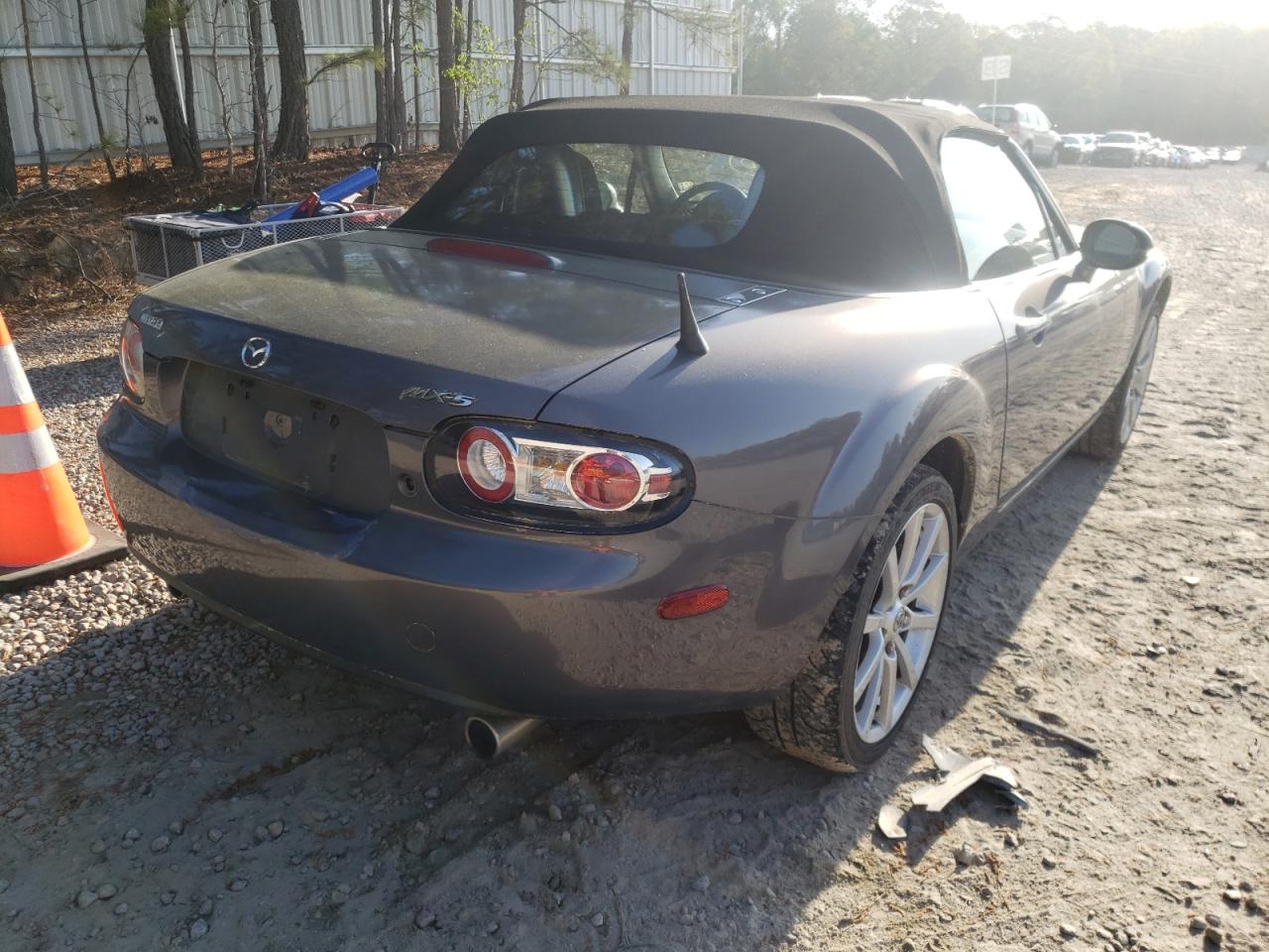 Photo 4 from auction – 2006 MAZDA MX-5 MIATA with VIN JM1NC25FX60113792